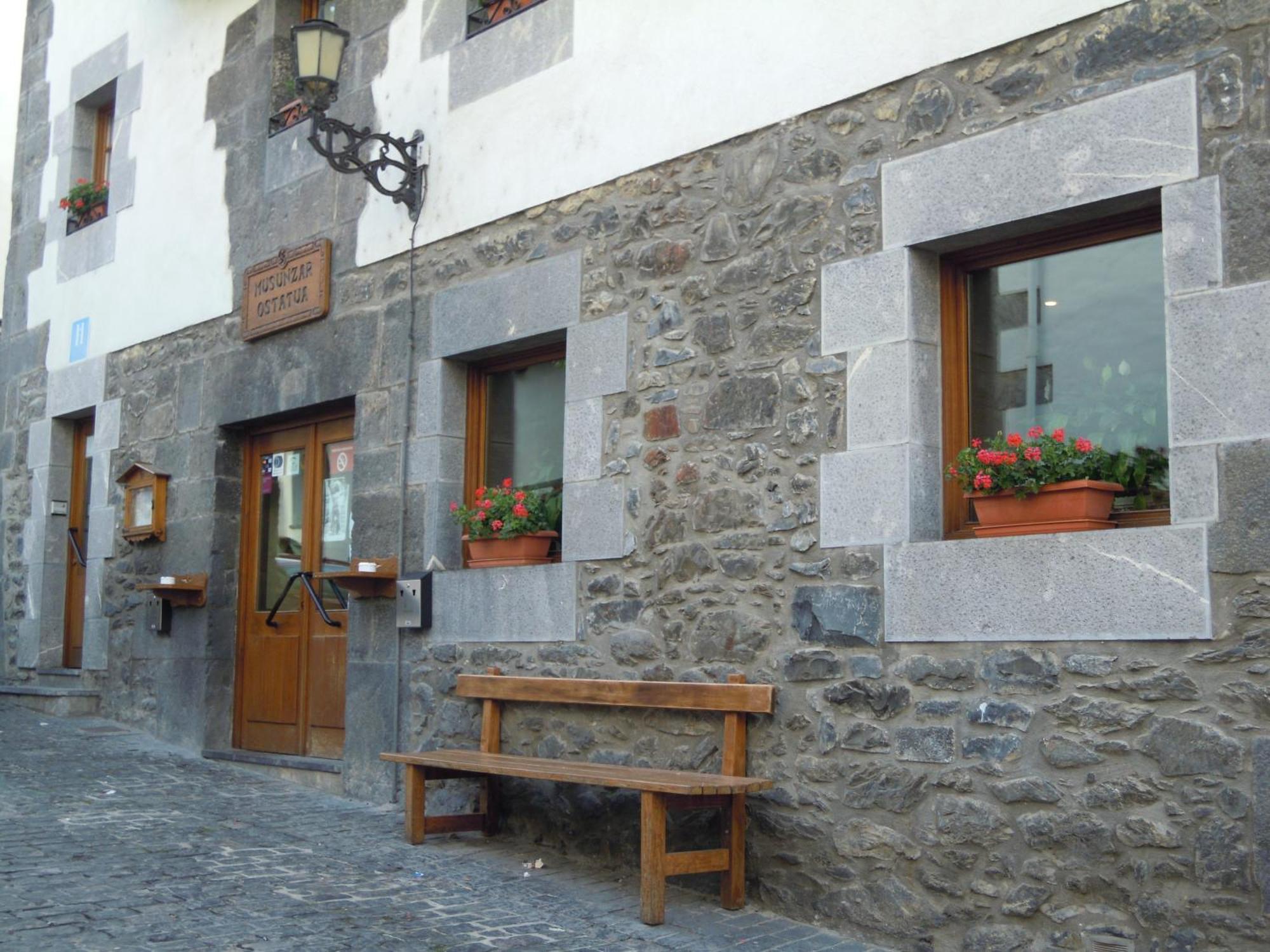 Hostal Musunzar Leitza  Extérieur photo