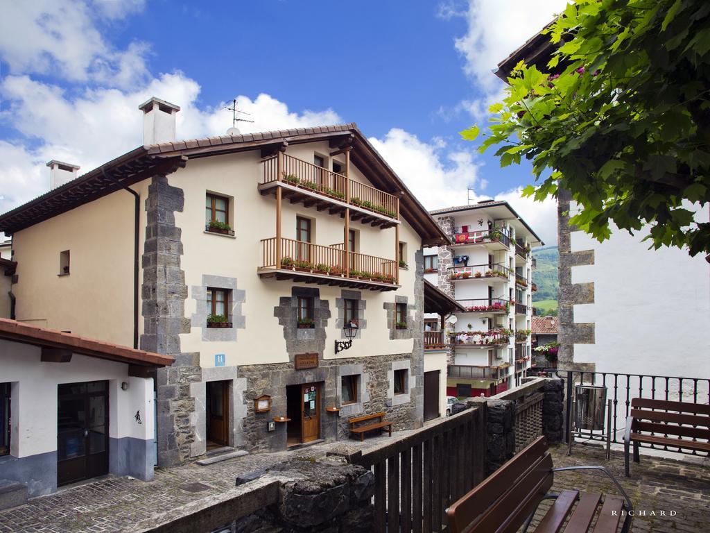 Hostal Musunzar Leitza  Extérieur photo