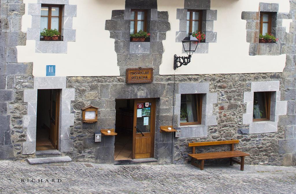 Hostal Musunzar Leitza  Extérieur photo